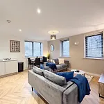 Modern 2 Bed 2 Bath Free Parking & Fast Wifi Apartamento Leeds (West Yorkshire)