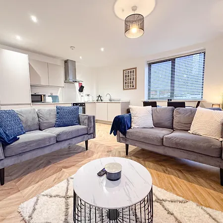 Modern 2 Bed 2 Bath Free Parking & Fast Wifi *